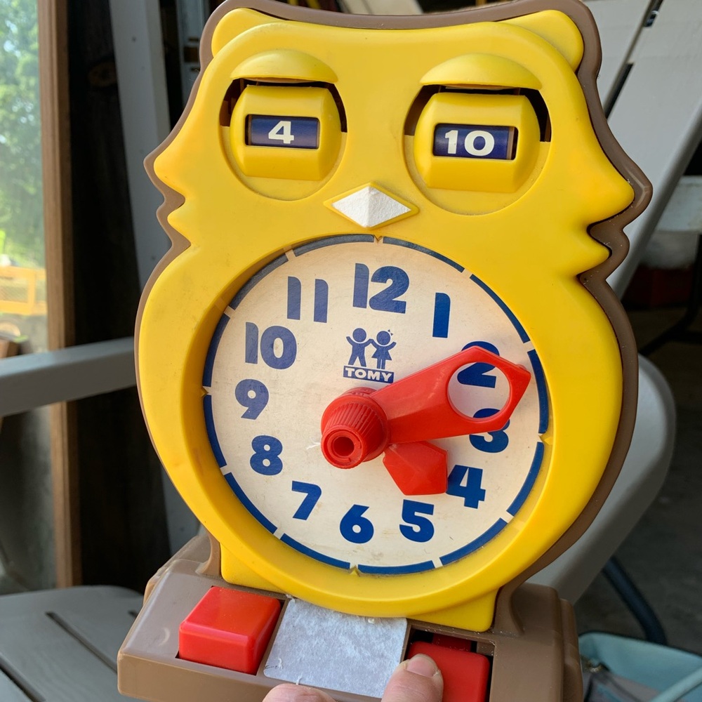 Tomy 1975 Answer Clock